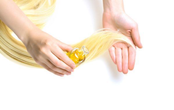 pantenolo capelli mano olio