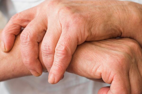 Alcuni dei sintomi che l’osteonecrosi può causare