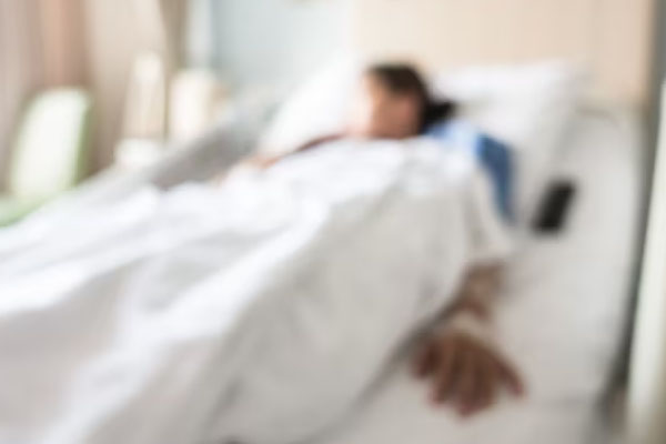 Immagine sfocata di un paziente in ospedale