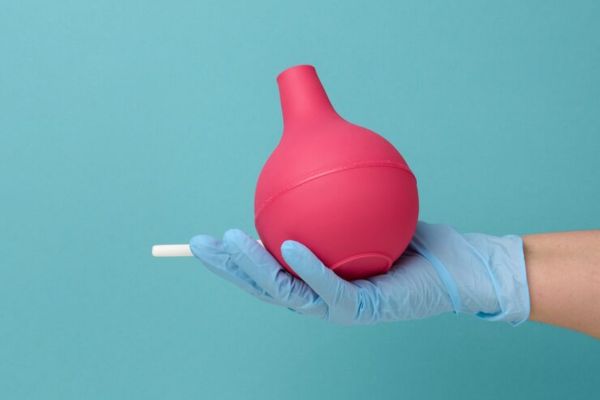 Clistere con aria per trattare l'invaginazione