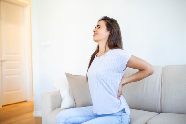Persone che sperimentano sintomi di dolore intenso nella zona interessata